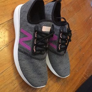 New Balance sneakers / gray and purple